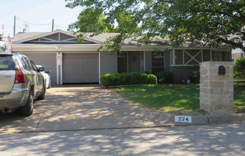 224 CHEVY CHASE DR - Image 1569911