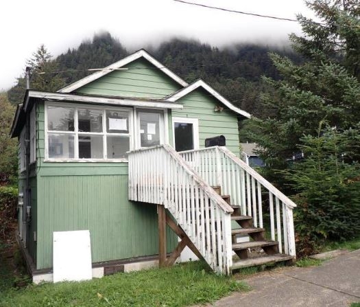 410 W 10th St - Image 2411494