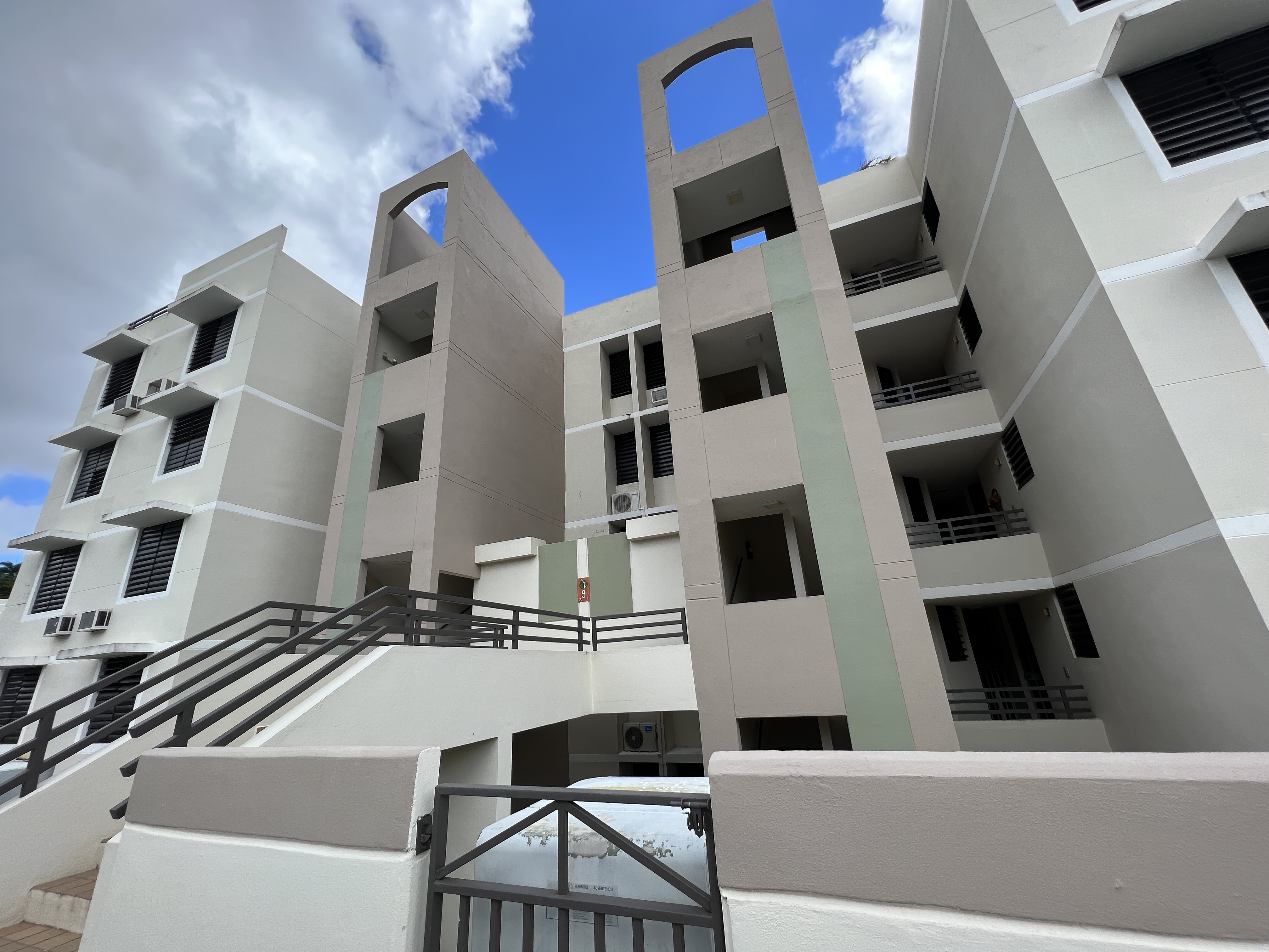 Apt 907 Cond Bosque Real - Image 2631689