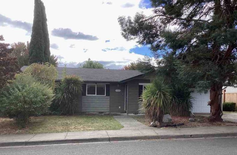 949 NW Morgan Lane - Image 2734871